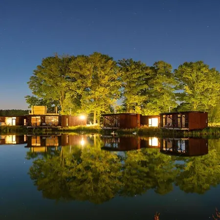 펜션 Spacious With Garden *