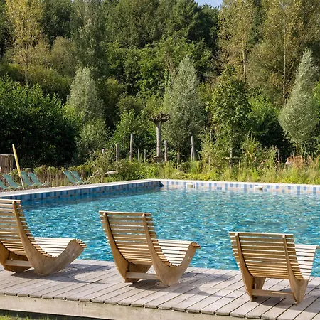 펜션 Spacious With Garden *