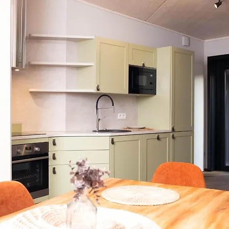 Spacious With Garden *